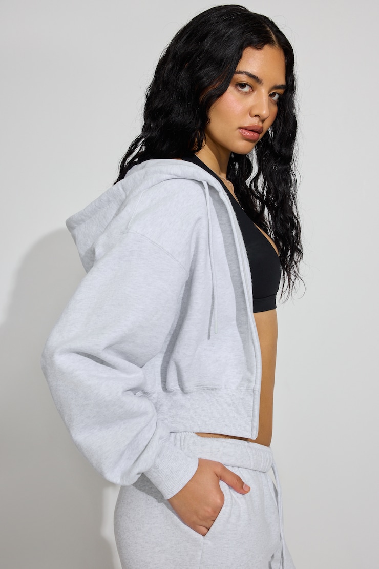 100099313_18X_alt1_1920x2880.jpg