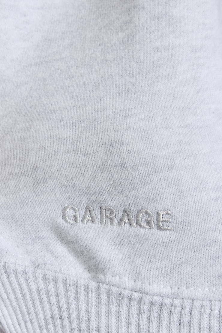 100099313_18X_alt4_1920x2880.jpg