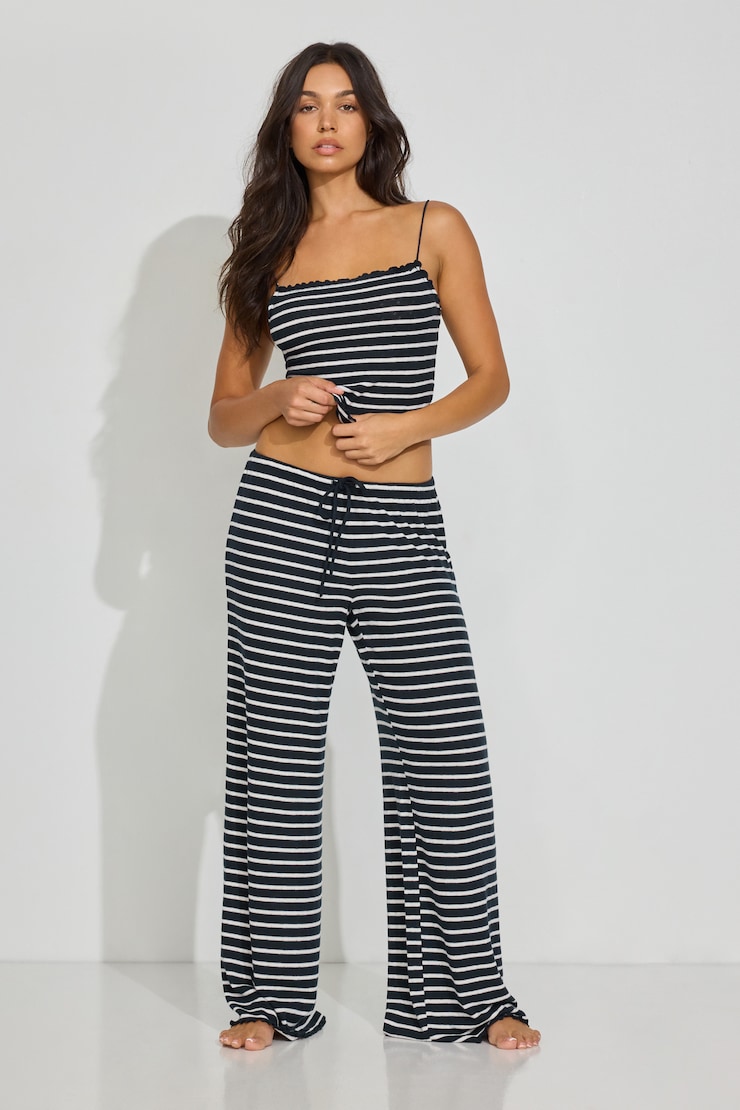 100099849_8E8_alt2_1920x2880.jpg