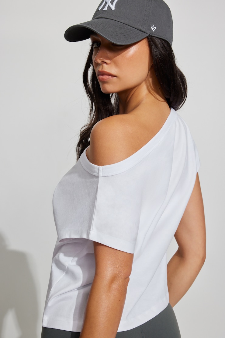 100102863_04N_alt2_1920x2880.jpg