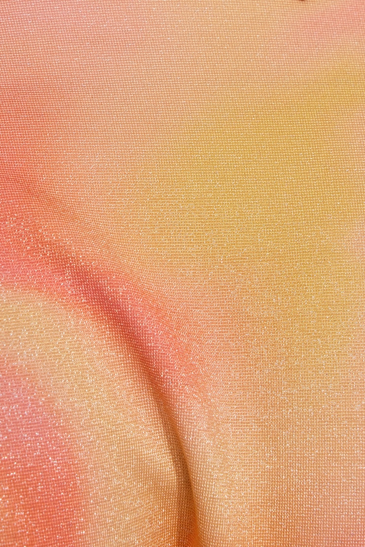 100103374_8IH_alt3_1920x2880.jpg